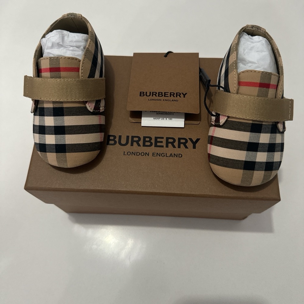 Burberry newborn booties size EU 19